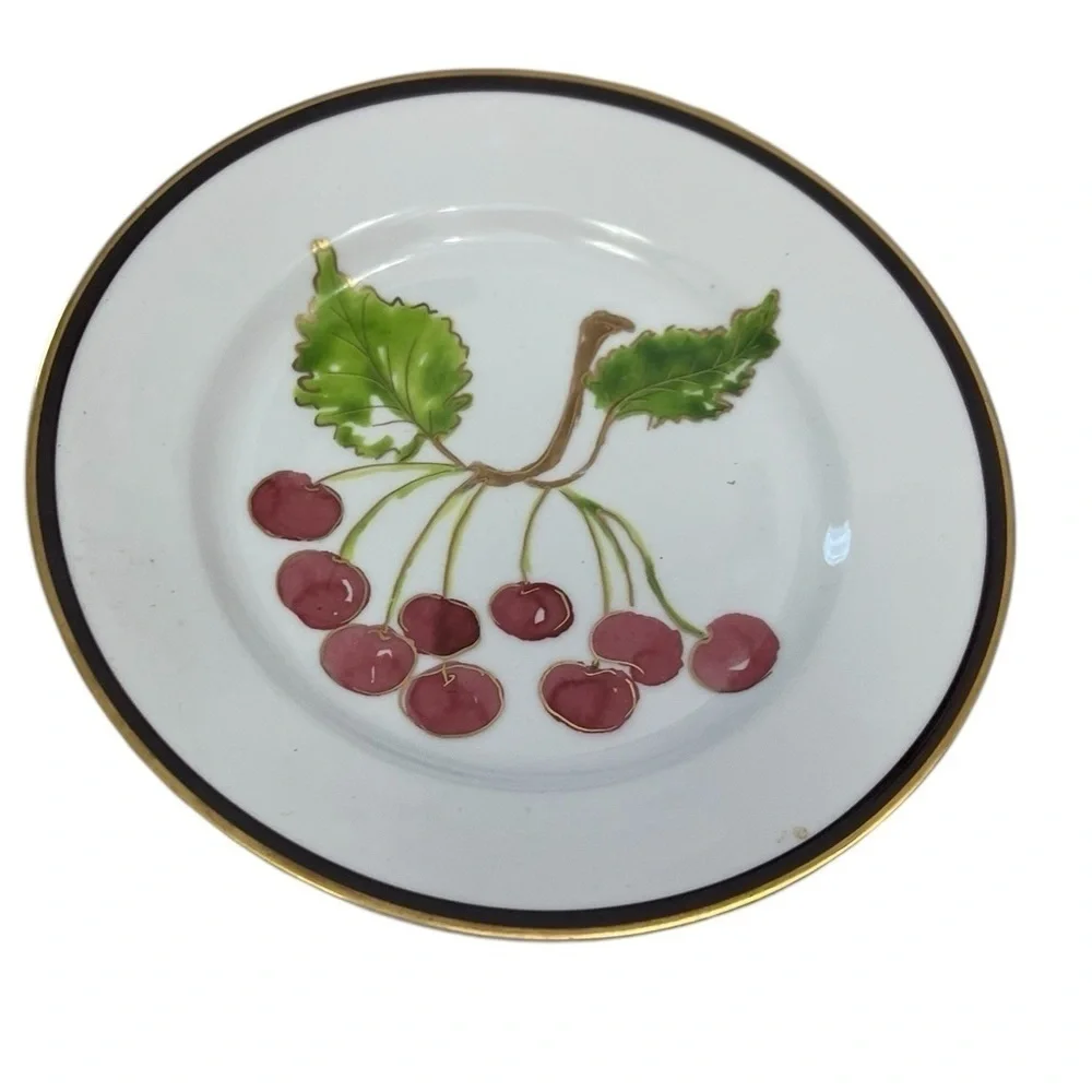 3 CRATE & BARREL Berries Fruits DESSERT Salad Plates Gold Rim 8.2…
